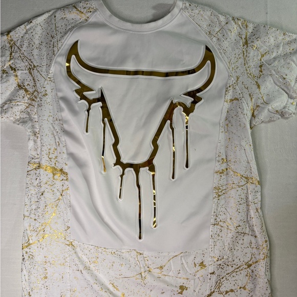 Switch Chicago Bulls White and Gold Bull Graphic T-Shirt Size medium - Picture 1 of 5